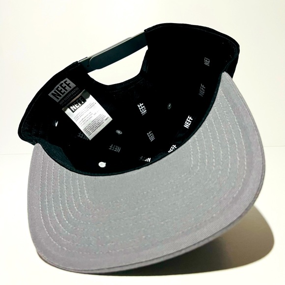 Neff SnapBack - Picture 3 of 3